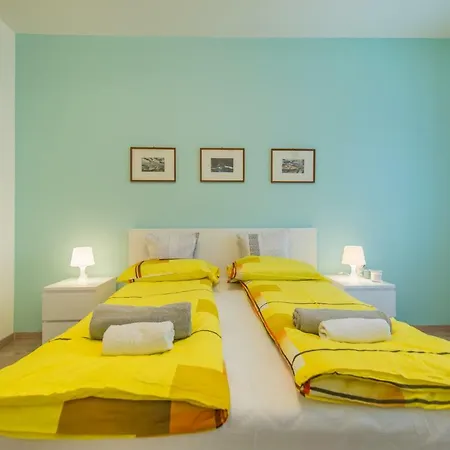 Апартамент Chic And Spacious In - Patriarh Evtimiy By Flat Mаnager София