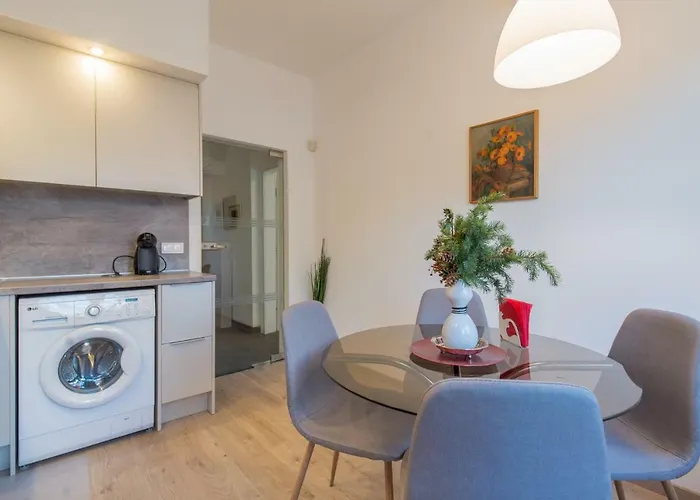 Διαμέρισμα Chic And Spacious In - Patriarh Evtimiy By Flat Mаnager Σόφια